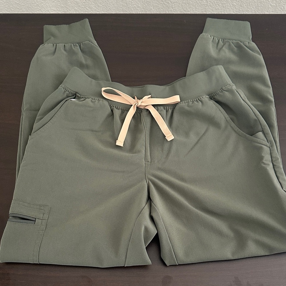 FIGs Olive Green Zamora Jogger Pants with Beige Drawstring